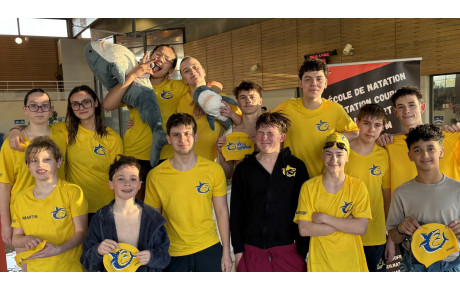 ☀️🏊‍♂️ Les Requins Couronnés confirment leur progression et illuminent le bassin ☀️🏊‍♂️